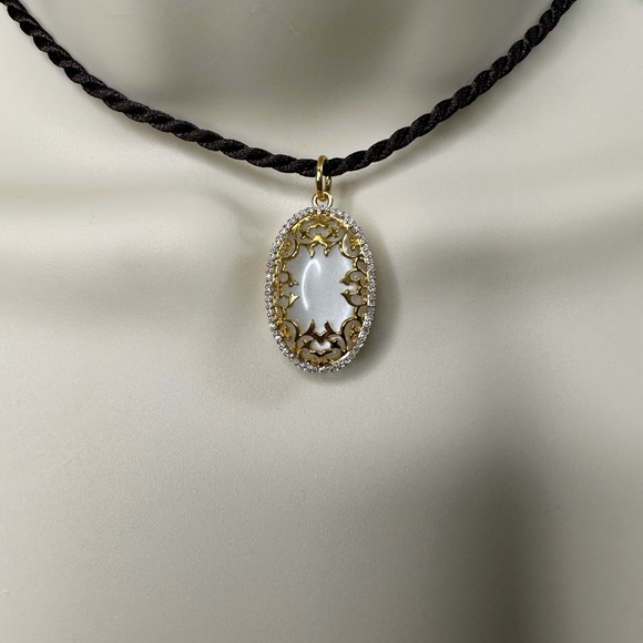 New Natural Moonstone with Diamond Pendant in18K solid gold with certificate - Picture 3 of 12